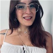 Docente di scienze umane impartisce lezioni